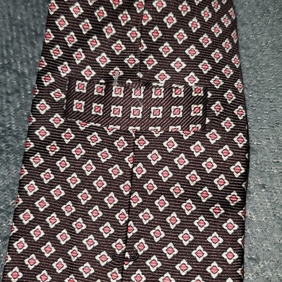 Brown Tie with Small Pink and White Pattern New - Picture 4 of 8